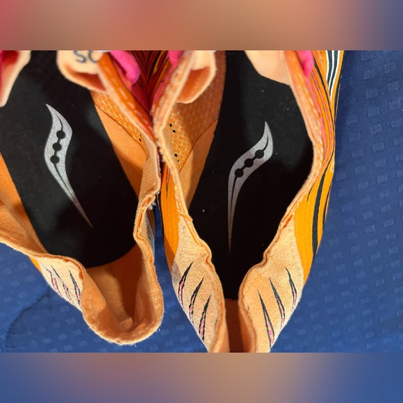 Gently Used Womens Track Running Shoes with Spikes Siz 9.5 Saucony Endorphin MD3 - Picture 7 of 10